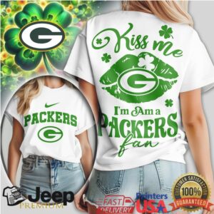 Kiss Me I’M A Packers Fan St. Patrick'S Day Green Bay Football Tshirt