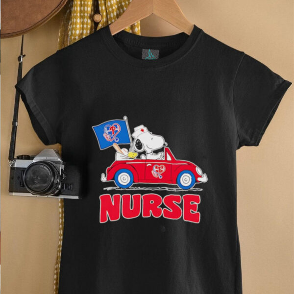 Nurse Snoopy and Woodstock driving car Philadelphia Phillies shirt