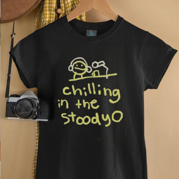 Official Mummy Joe Chilling In The Studio T Shirt