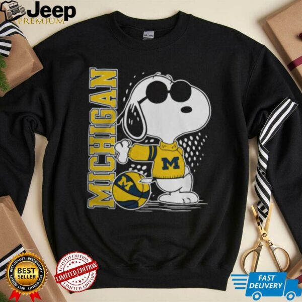Peanuts Snoopy Michigan Wolverines Basketball 2025 Shirt