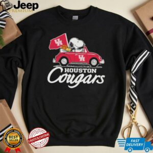 Snoopy And Woodstock Driving Car Houston Cougars Basketball T shirts3