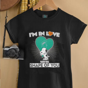 Snoopy Im in love with the shape of you Michigan State Spartans basketball shirt3
