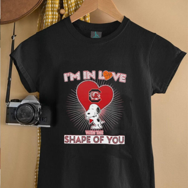 Snoopy I’m in love with the shape of you South Carolina Gamecocks basketball shirt