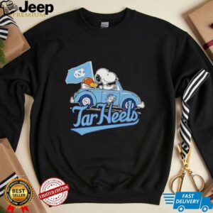Snoopy and Woodstock driving car Tar Heels basketball shirt4