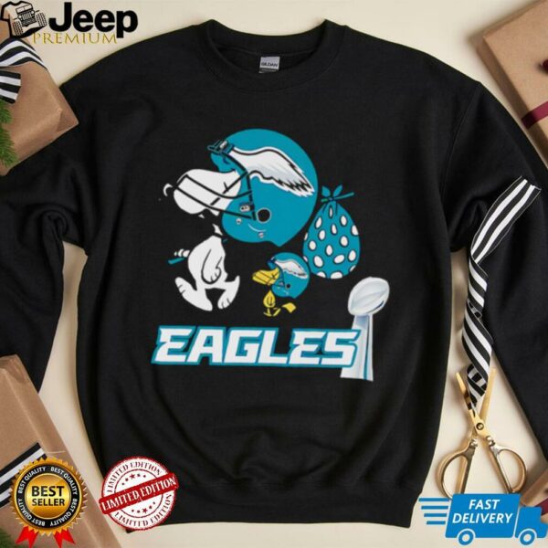 Snoopy and Woodstock walking Philadelphia Eagles shirt