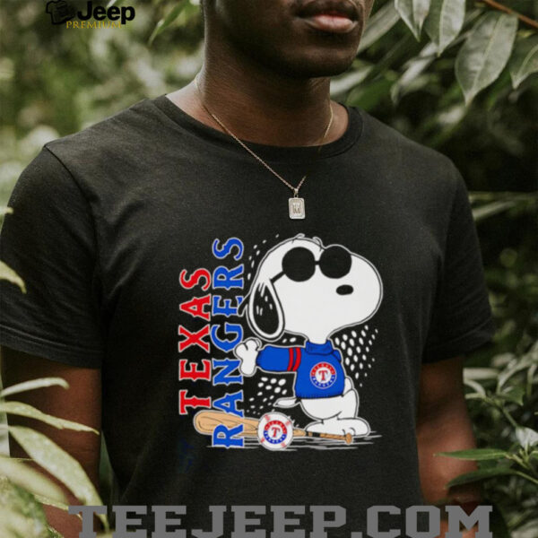 Snoopy pose Texas Rangers baseball shirt