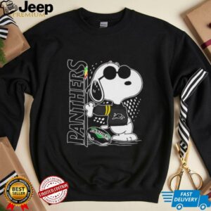 Snoopy stand Penrith Panthers shirt