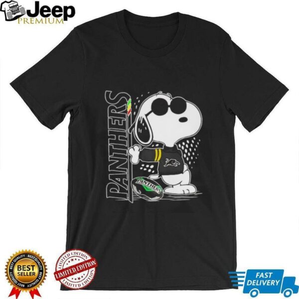 Snoopy stand Penrith Panthers shirt