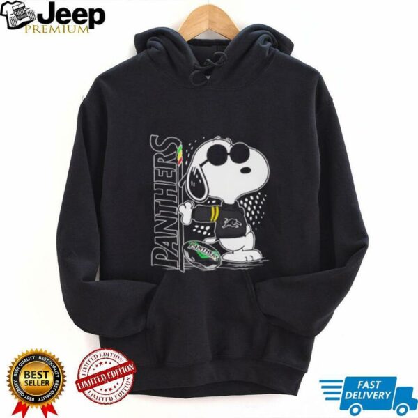 Snoopy stand Penrith Panthers shirt