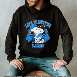 Life Is Better Lions Snoopy Hug Detroit Lions Logo T shirt