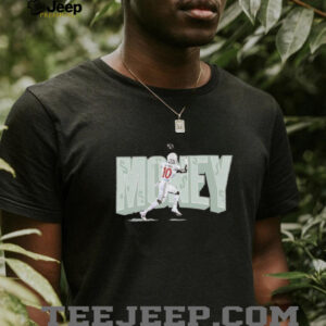 Money Parks catching Utah Utes shirt