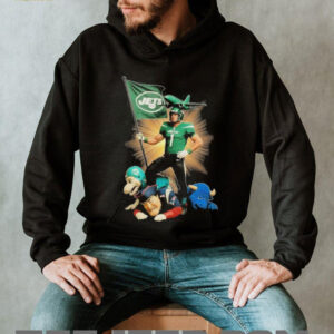Official New York Jets Mascot Plant The Flag On NFL Teams Shirt
