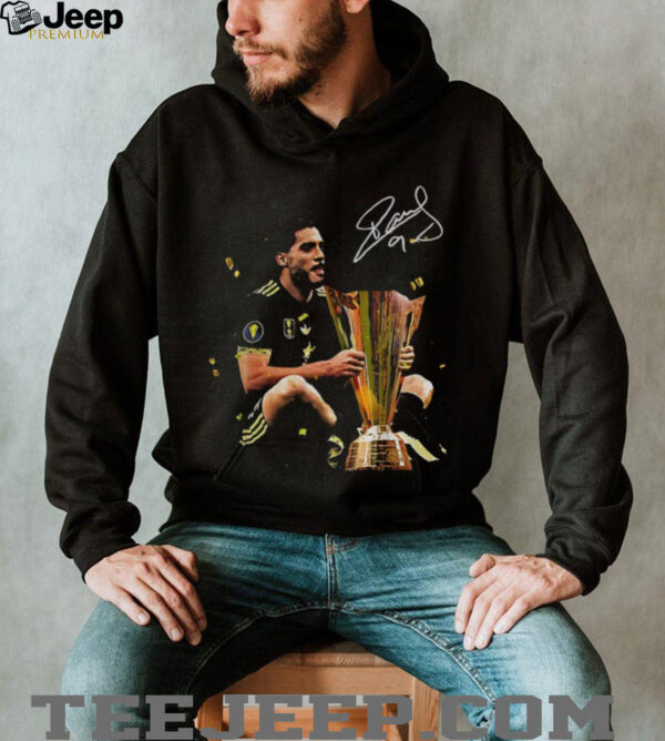 Raúl Jiménez holding Trophy Concacaf Gold Cup Mexico 2025 Champions signature shirt