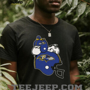 Snoopy And Woodstock Resting On Baltimore Ravens Helmet Shirt