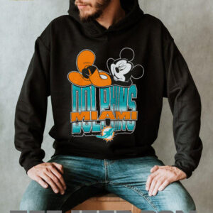 Miami Dolphins Mickey at Quarterback Disney Vintage Football T Shirt