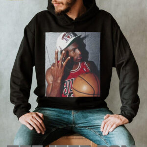 Michael Jordan Vintage 90s chicago bulls Jordan 23 retro classic 3 peat championship shirt