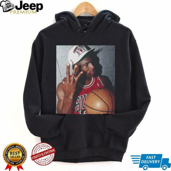 Michael Jordan Vintage 90s chicago bulls Jordan 23 retro classic 3 peat championship shirt