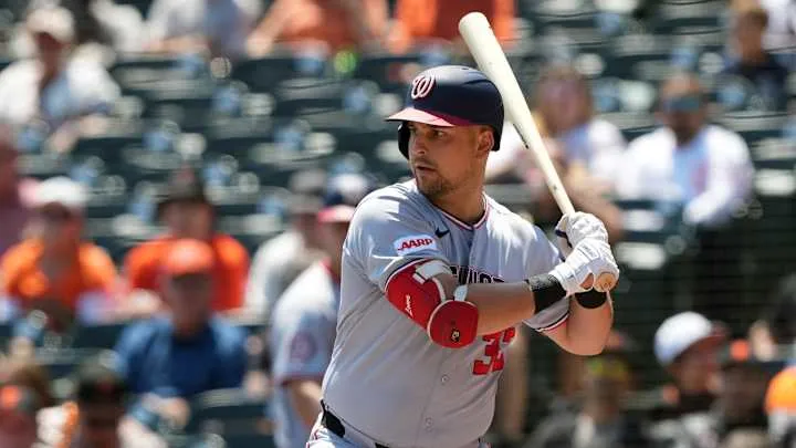 Nathaniel Lowe Set to Join the Red Sox Roster