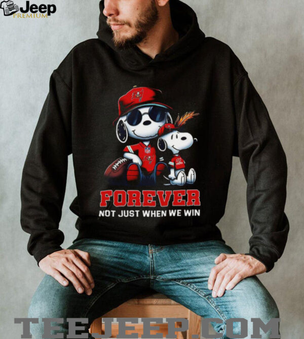 Tampa Bay Buccaneers Peanuts Snoopy Forever shirt