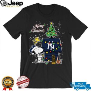 New York Yankees Merry Christmas With Snoopy Baby T Shirt