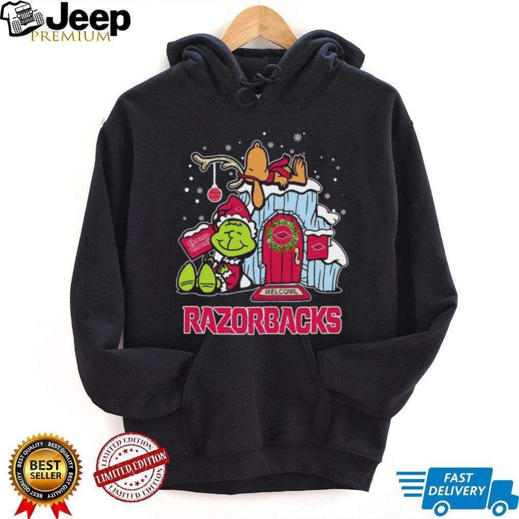 Arkansas Razorbacks Grinch and Snoopy Nuts Welcome Christmas T Shirt Arkansas Razorbacks Grinch and Snoopy Nuts Welcome Christmas T Shirt