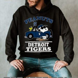 Detroit Tigers Snoopy Peanuts Car Baseball T Shirt