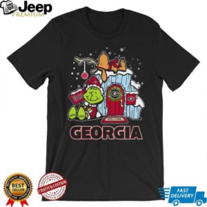 Georgia Bulldogs Grinch and Snoopy Nuts Welcome Christmas T Shirt