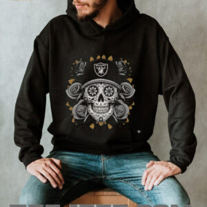 Las Vesgas Raiders Skull Cap & Roses T Shirt