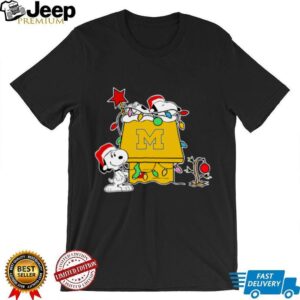 Michigan Wolverines Football Snoopy Christmas Holiday 2025 T Shirt
