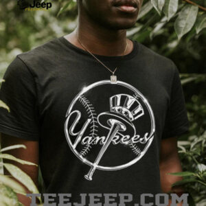 New York Yankees Liquid Chrome Logo Graphic T Shirt