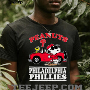 Philadelphia Phillies Snoopy Peanuts Car Baseball T Shirt