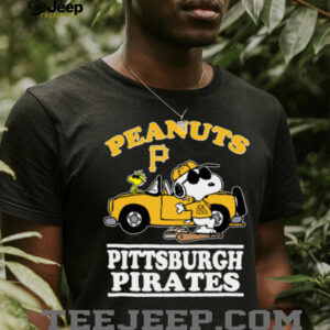 Pittsburgh Pirates Snoopy Peanuts Car Baseball T Shirt