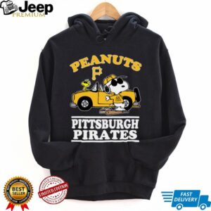 Pittsburgh Pirates Snoopy Peanuts Car Baseball T Shirt