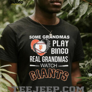 Real Grandmas Watch San Francisco Giants Baseball Diamond Heart Shirt