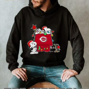 Snoopy Cincinnati Reds Holiday Shirt Christmas 2025 Baseball Fan Tee