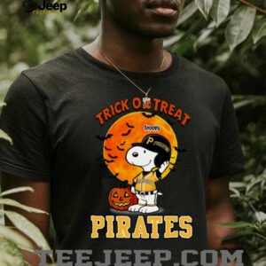 Snoopy Pittsburgh Pirates Trick Or Treat Halloween T Shirt