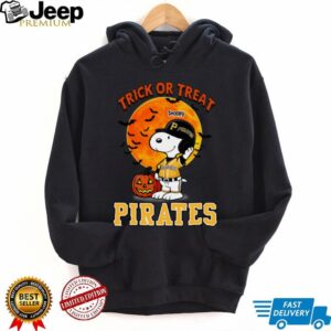 Snoopy Pittsburgh Pirates Trick Or Treat Halloween T Shirt