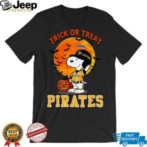 Snoopy Pittsburgh Pirates Trick Or Treat Halloween T Shirt