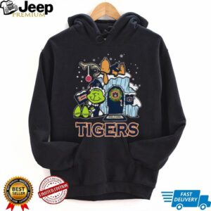 Auburn Tigers Grinch and Snoopy Nuts Welcome Christmas T Shirt