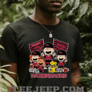 Arkansas Razorbacks Shop Snoopy Charlie Brown And Friends Razorbacks Flags T Shirt