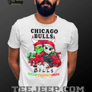 Grinch And Jack Chicago Bulls Friends HalloThanksMas T Shirt