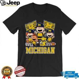 Michigan Wolverines Shop Snoopy Charlie Brown And Friends Wolverines Flags T Shirt Michigan Wolverines Shop Snoopy Charlie Brown And Friends Wolverines Flags T Shirt