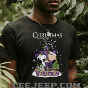 Minnesota Vikings Snoopy Begins With Christ And Friends Peanuts Christmas Shirt