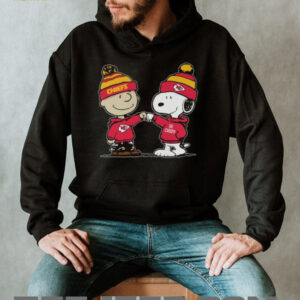 Charlie Brown and Snoopy Kansas City Chiefs Fist Bump T Shirt