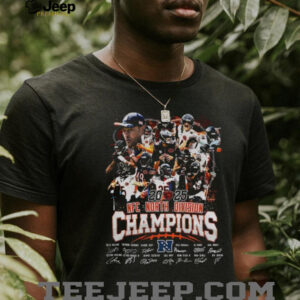 Chicago Bears Football 2025 NFC North Champions signatures shirt
