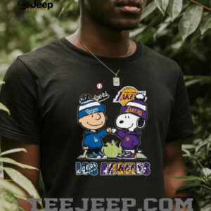 New York Yankees & Knicks Peanuts Snoopy Charlie Brown Fist Bump T Shirt