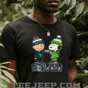 Seattle Seahawks Peanuts Charlie Brown and Snoopy Fist Bump T Shirt