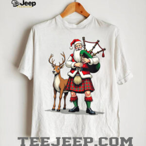 Womens Scottish Santa Playing Bagpipes with Reindeer Christmas Tee V Neck T Shirt