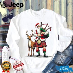 Womens Scottish Santa Playing Bagpipes with Reindeer Christmas Tee V Neck T Shirt