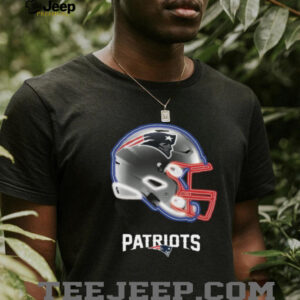 New England Patriots End Around Helmet Graphic T Shirt New England Patriots End Around Helmet Graphic T Shirt